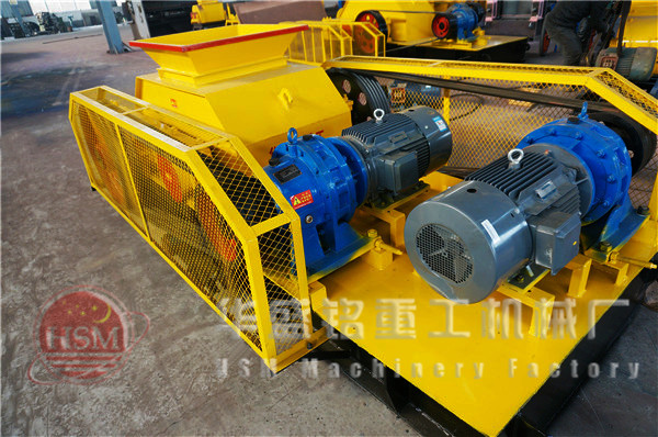 對(duì)輥破碎機(jī)圖片